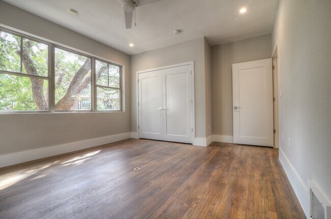 Building Photo - 3109 Walling Dr