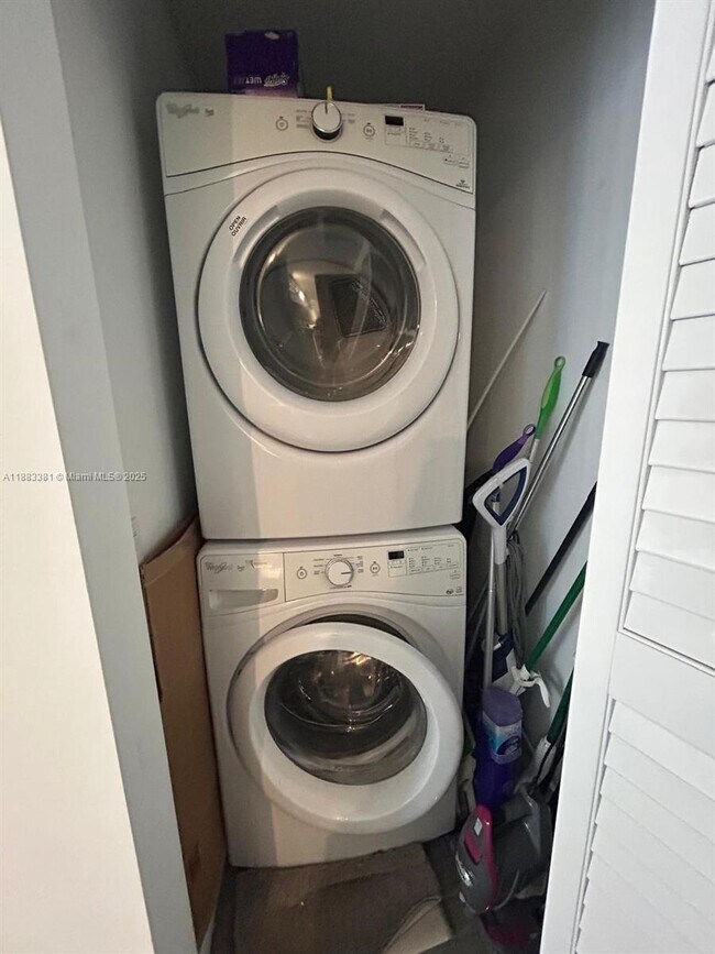 Building Photo - 151 SE 1st St