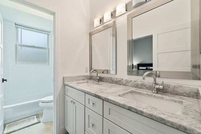 Building Photo - Beautiful 3/3 Pool Home in Gated Community W/ Lake Access