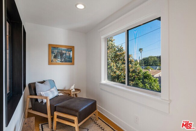 Building Photo - 2217 Scott Ave