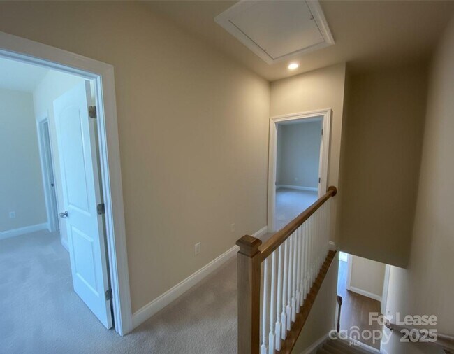 Building Photo - 1057 McAlway Rd
