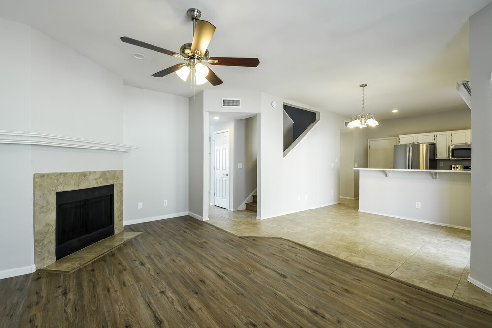Building Photo - 2028 W Columbine Dr