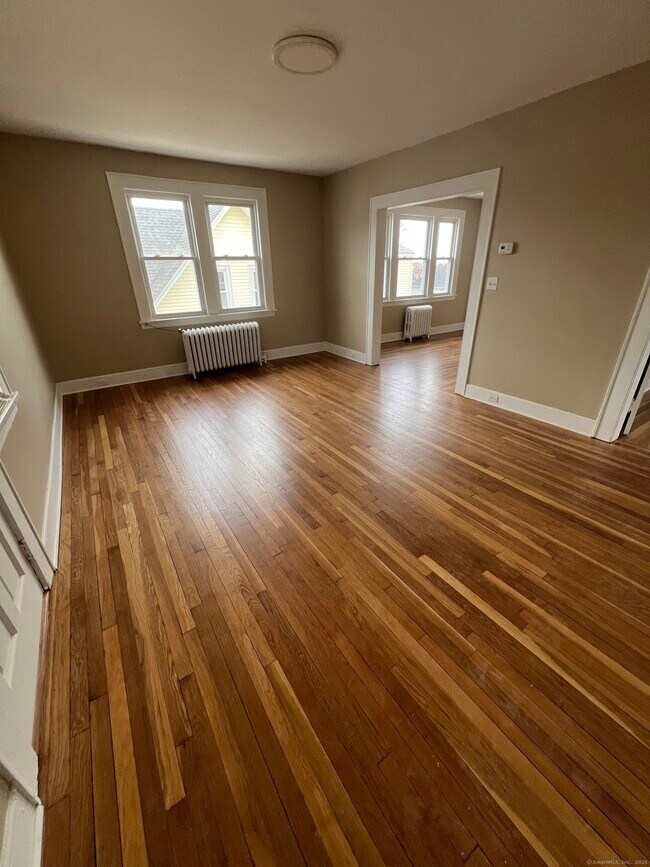 Building Photo - 389 Hawley Ave