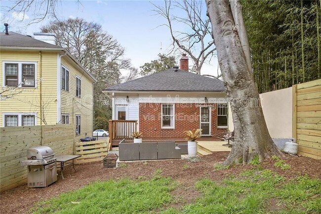 Building Photo - 939 Euclid Ave NE