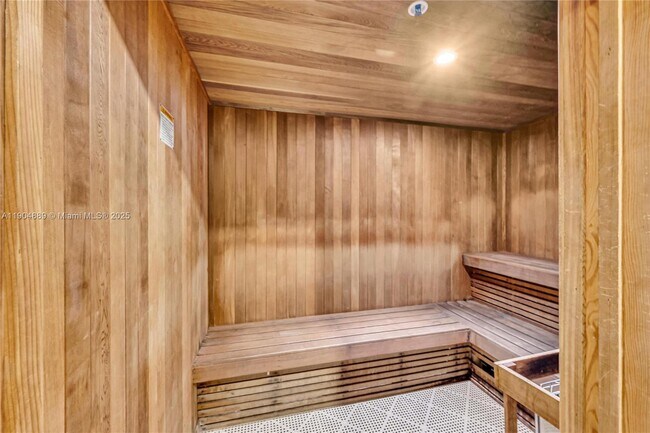 Building Photo - 690 SW 1st Ct