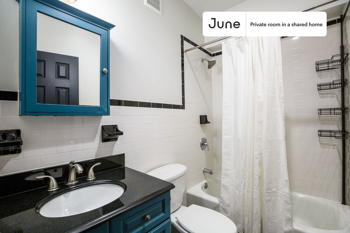 Building Photo - Room in Shared 3 bed/1 bath home