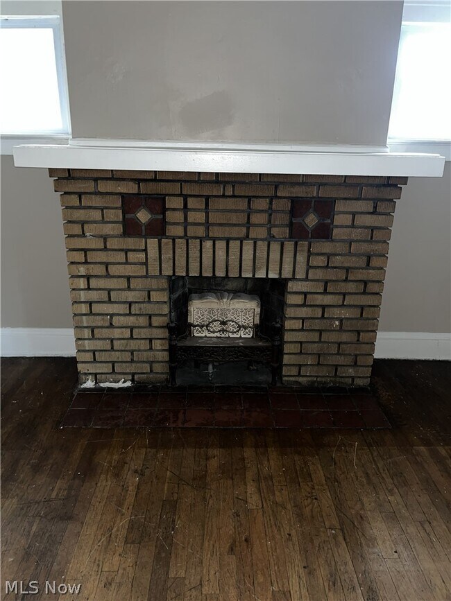 Building Photo - 3658 E 143rd St