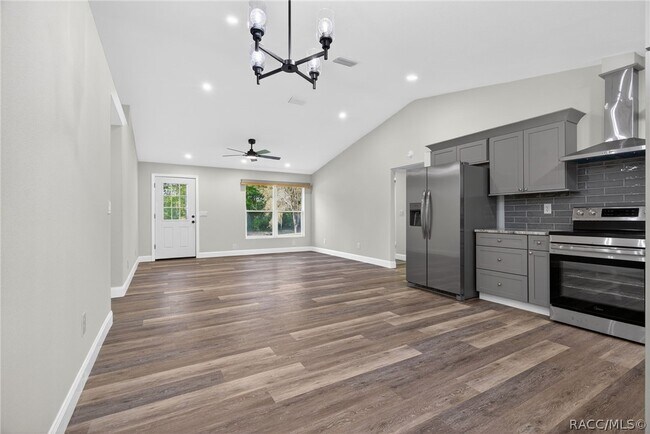 Building Photo - 618 Spruce St