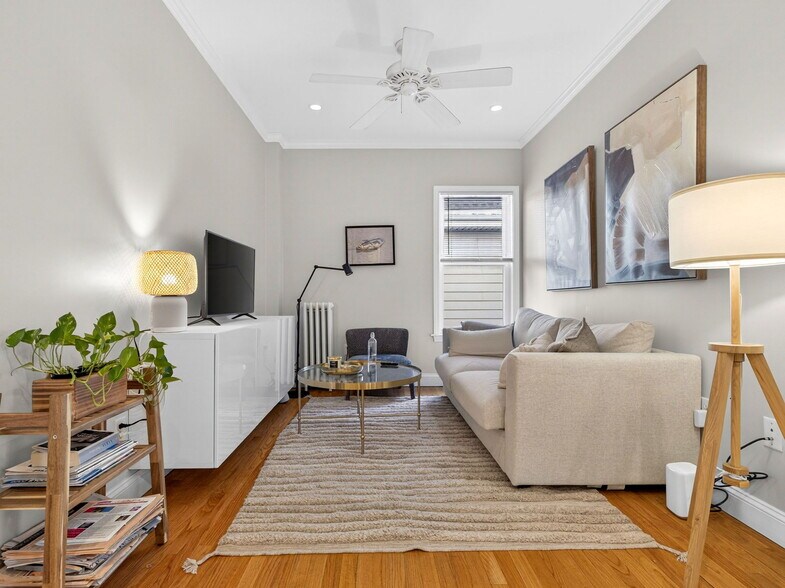 Building Photo - 1576 Cambridge St