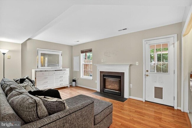 Building Photo - 11082 Clovertree Ct