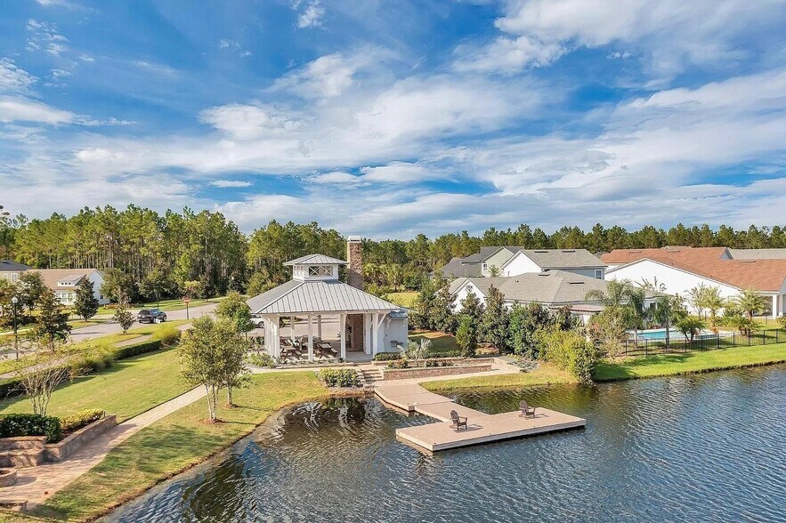 Building Photo - 326 Pine Haven Dr