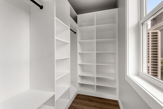 Building Photo - 59 Perrin St