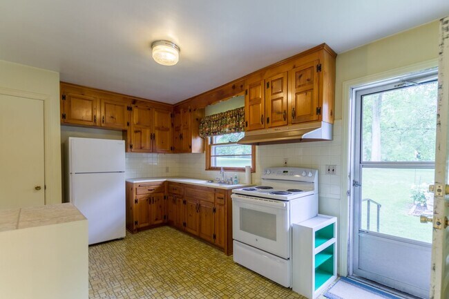 Building Photo - West Meade Single Family Home Close to Nashville West Shopping Center