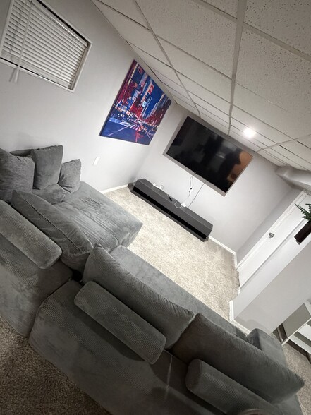 Building Photo - 32 Danforth Ave