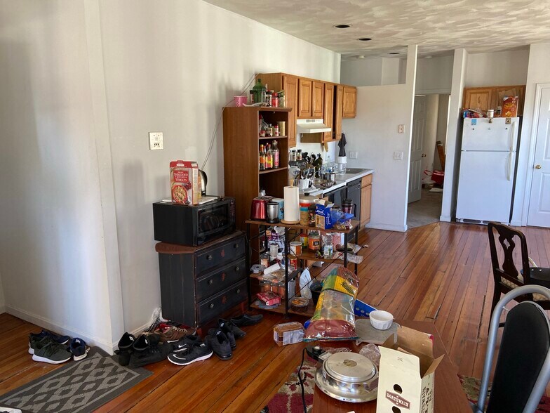 Building Photo - 58 Mansfield St