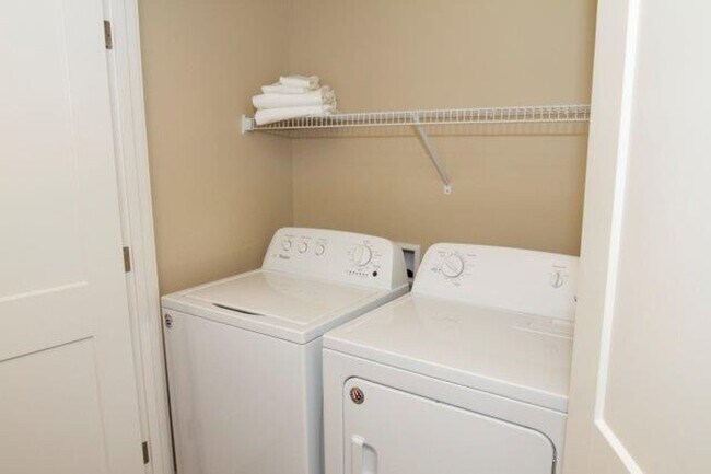 Building Photo - Spacious 3-Bedroom Home with Attached 2-Car Garage, apply today!!