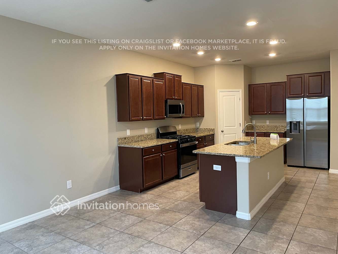 Building Photo - 8939 Shadyside Ln