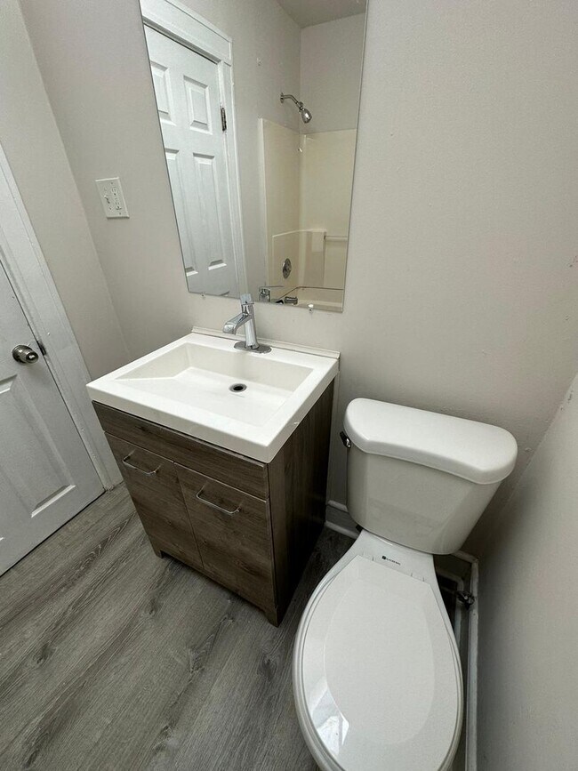 Building Photo - 4801 Cordelia Ave