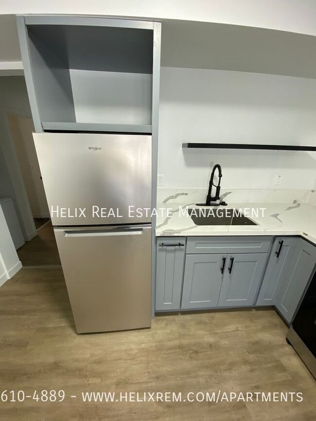 Building Photo - 1313 Huntington Dr