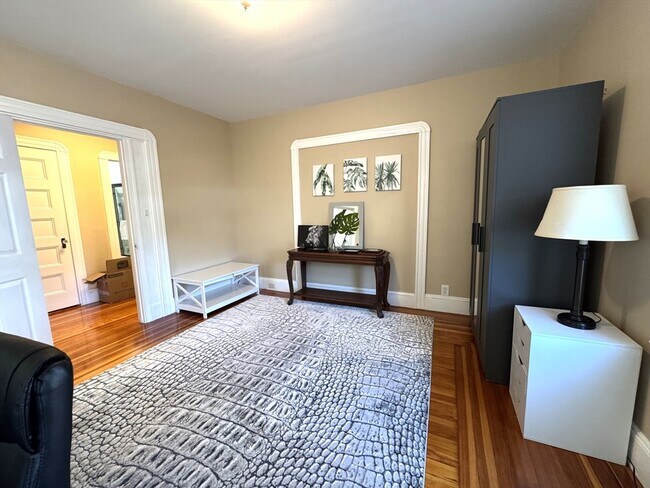 Building Photo - 23-25-25 Fuller St