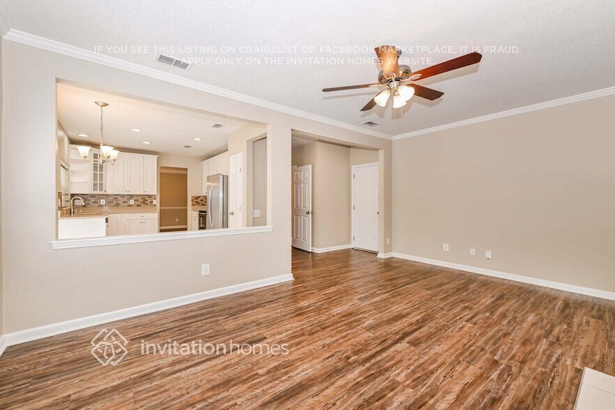 Building Photo - 8519 Glenbury Ct N