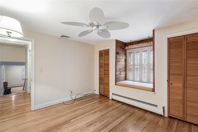 Building Photo - 14 Rip Van Winkle Cir