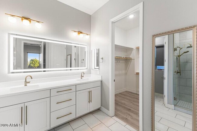 Building Photo - 11086 W Hadley St