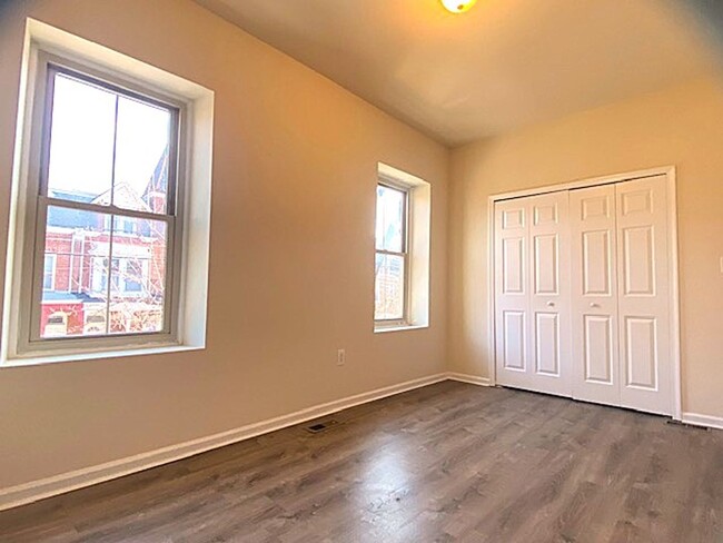 Building Photo - BEAUTIFULLY RENOVATED TOWNHOME IN ALLENTOW...