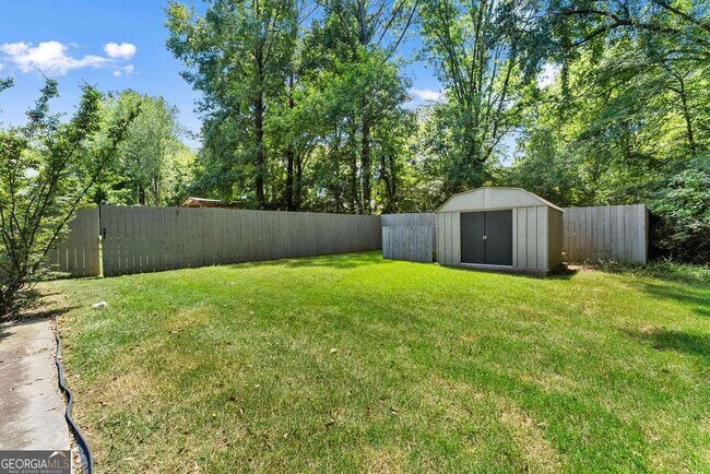 Building Photo - 4035 Thames Dr