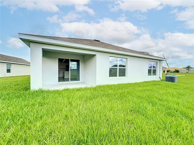 Building Photo - 8561 SW 46th Ave