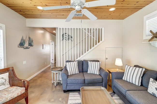 Building Photo - 2606 Eleventh Street-SI ID1023248P