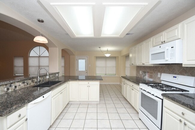 Building Photo - 10430 Sanibel Falls Ct