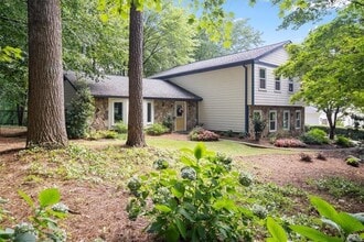 Building Photo - 4989 Kingswood Dr