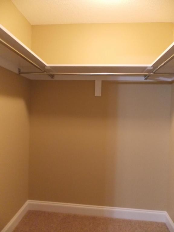 Building Photo - 110 Lakeview Commons Rd