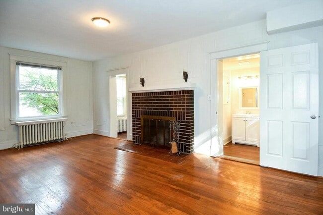 Building Photo - 633 24th St S