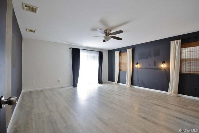 Building Photo - 346 Angelo Dr