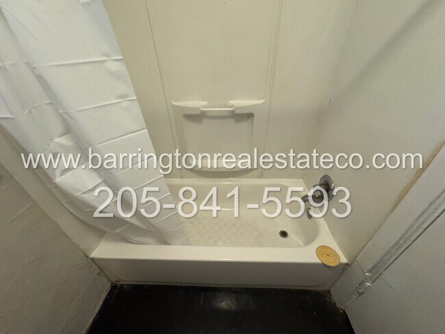 Building Photo - 337 Iota Ave S