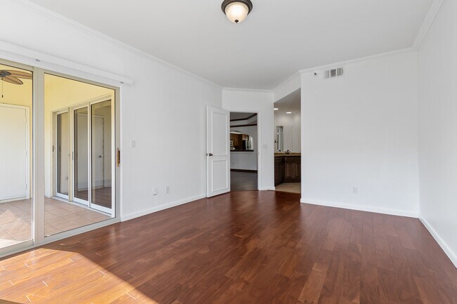 Building Photo - 1000 S Harbour Island Blvd