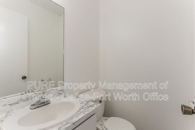 Building Photo - 940 Southmoor Dr