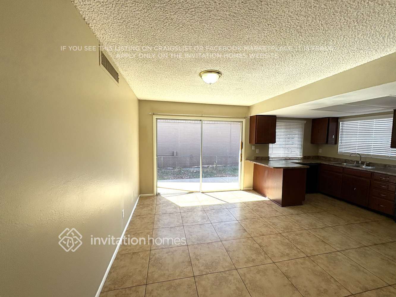Building Photo - 8437 W Turney Ave