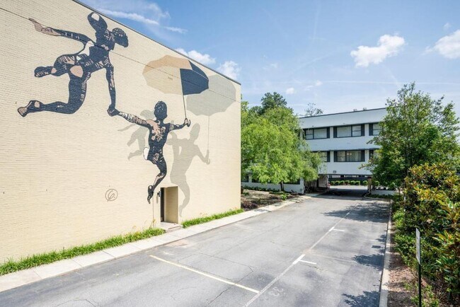 Building Photo - 3645 Peachtree Rd