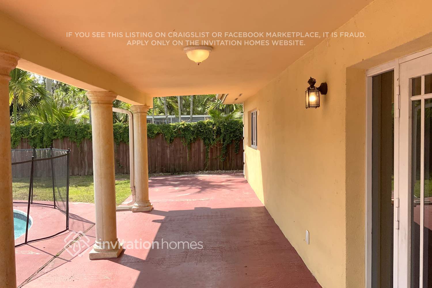 Building Photo - 623 W 63rd Dr