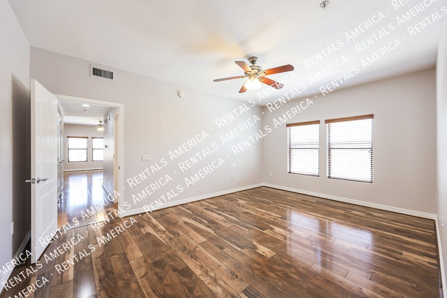Building Photo - 21320 N 56th St