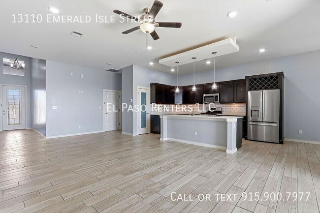 Building Photo - 13110 Emerald Isle St