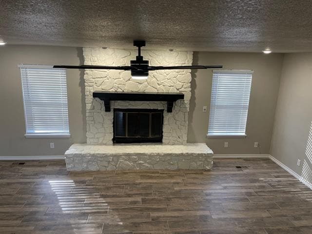 Building Photo - 3642 Lakeshore Dr