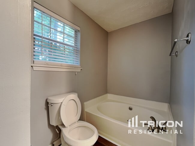 Building Photo - 3017 Ansley Manor Ct