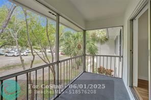 Primary Photo - 2250 NE 66th St