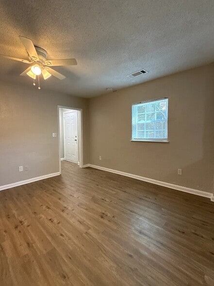 Building Photo - 197 South Ave SE