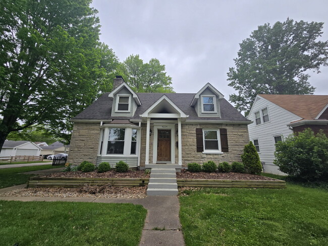 Building Photo - "3-Bed Home on Briarwood Rd: Spacious 1895...