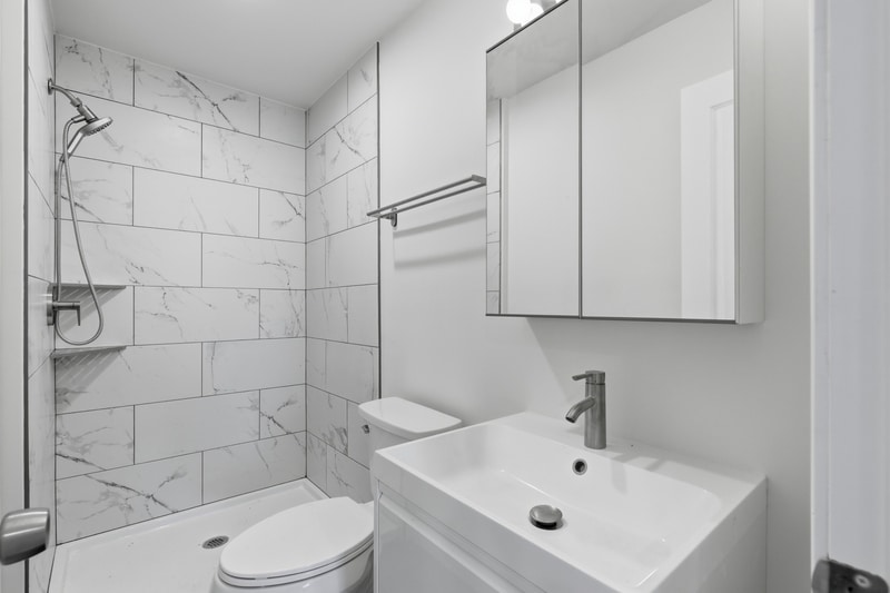 Building Photo - 2210 Cambridge St